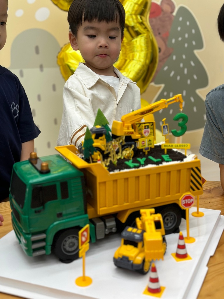 工程車蛋糕 (連電動運泥車） (Default Title)