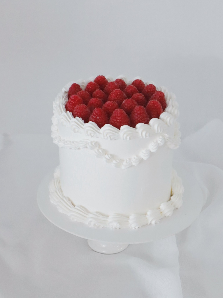 鮮忌廉草莓/紅莓 蛋糕￼ (10” （≈25cm) 20人或以下 / 紅莓+紅莓醬)