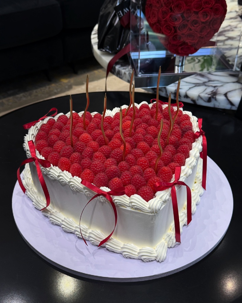 12” Heart-shaped Raspberry Cake (12 inches)