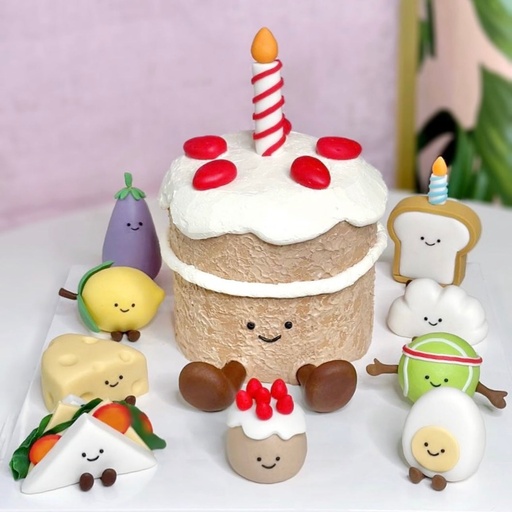 Jellycat 趣味蛋糕 B (6寸 建議8人以下 / 旁邊細公仔是糖皮裝飾，不含蛋糕)